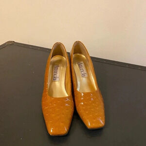 Amanda Patent Leather Uppers Women’s 3 inch Pump - Size 8.5M